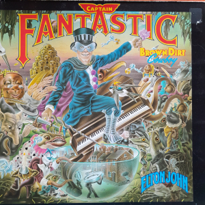 Elton John - Captain Fantastic and the Brown Dirt Cowboy