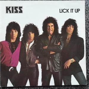 Kiss - Lick it up
