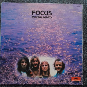 Focus - Moving Waves